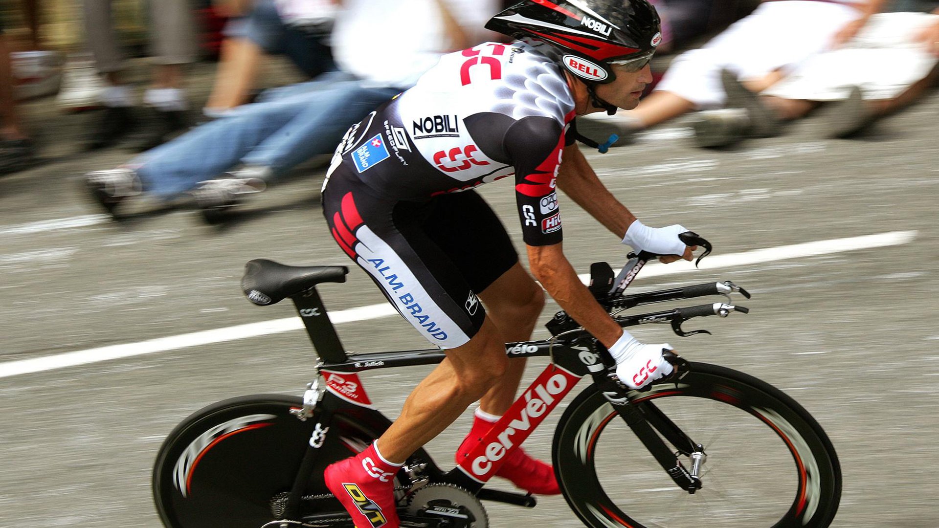 仰泳后程发力更加强劲,仰泳结束怎么站起来