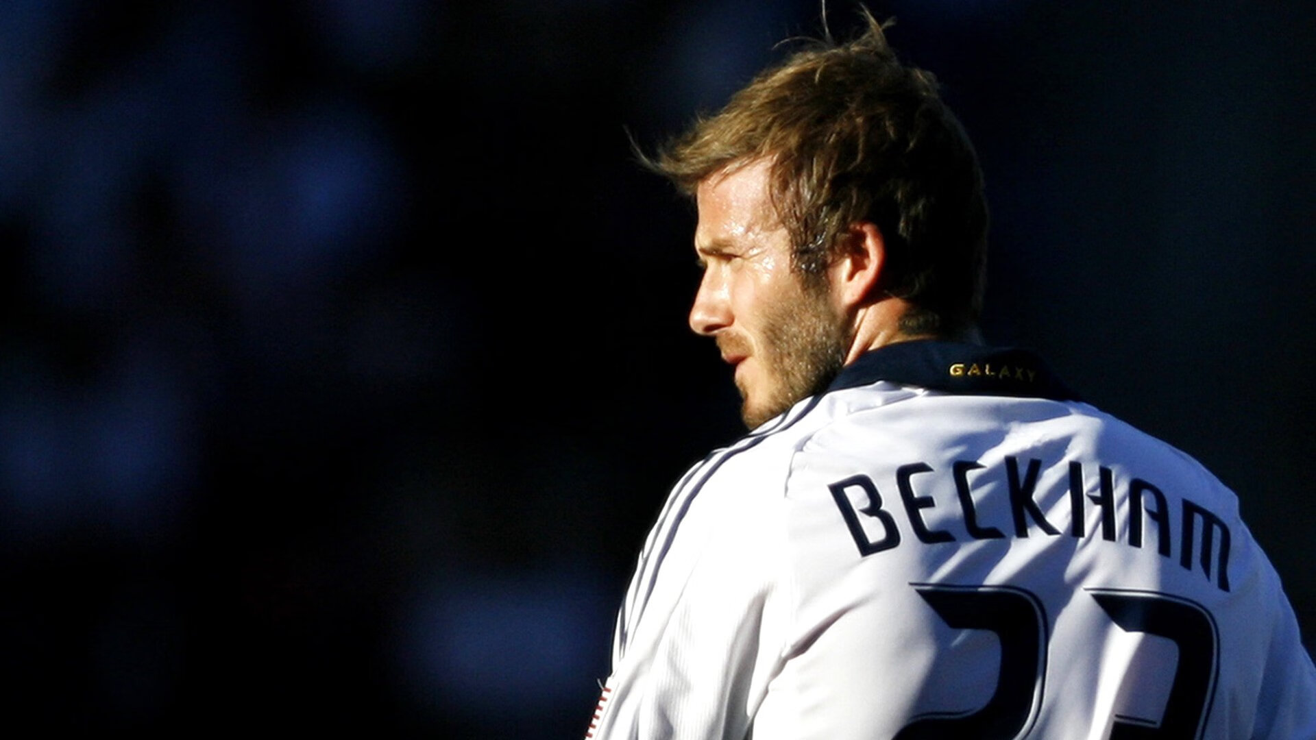 从困境到巅峰，登贝莱成长历程引共鸣，登贝莱强吗