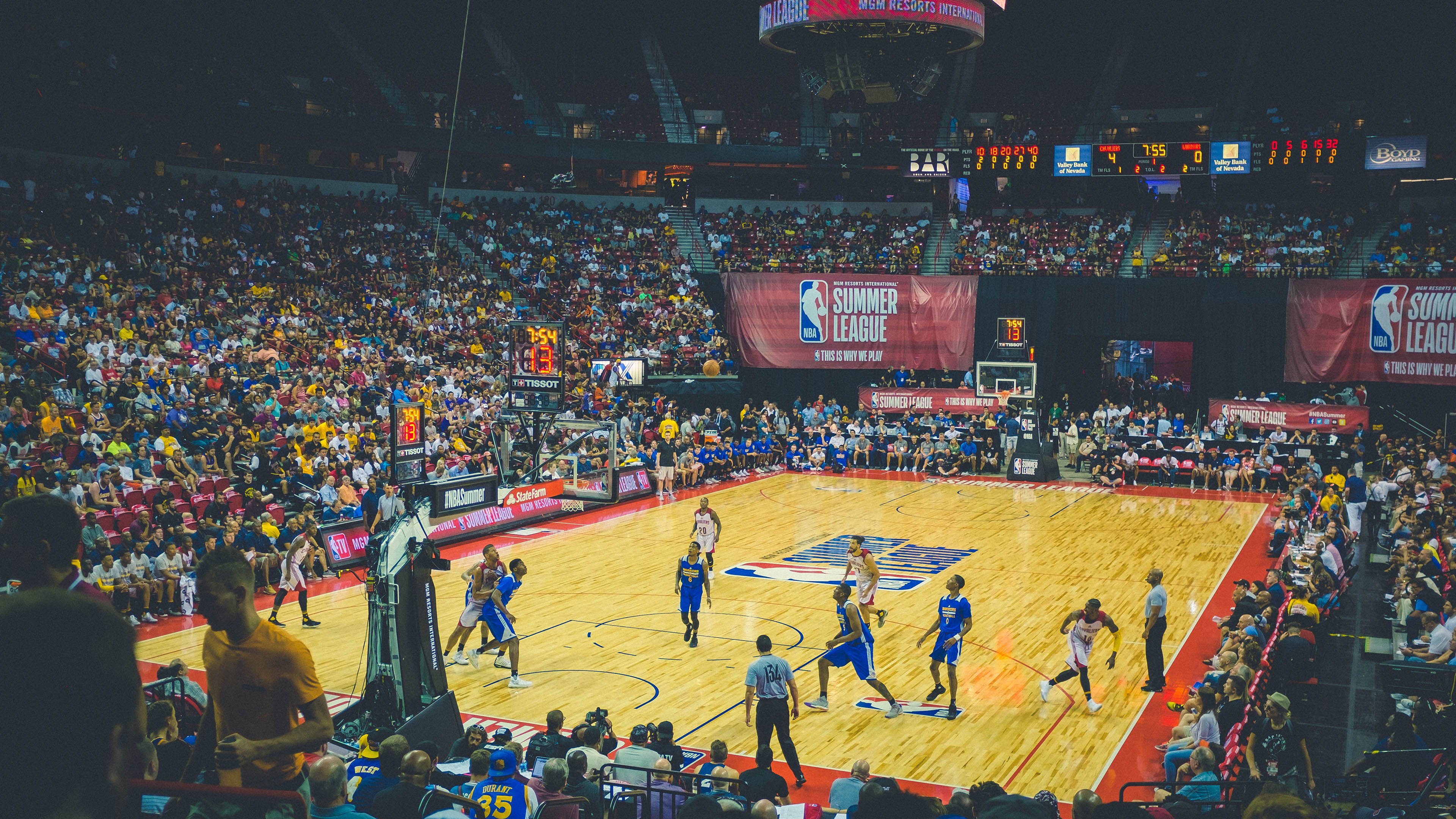 世界杯：体育院校招生宣传借机铺天盖地 “来这里，下一个在世界杯的是你”